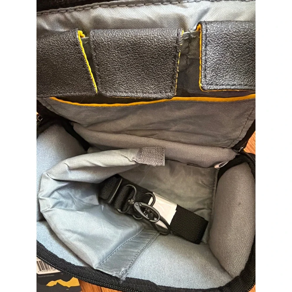 Ruggard Onyx 25 Camera Shoulder Bag Black VSY-125B New with Tags